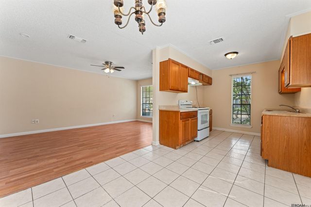 548 S Flannery Rd Apt A, Baton Rouge, LA 70815