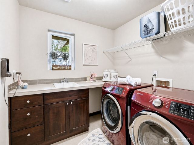 21002 61st Avenue W, Lynnwood, WA 98036