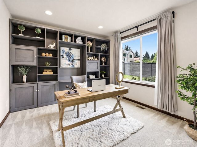 21002 61st Avenue W, Lynnwood, WA 98036