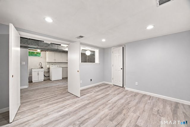 16 Oakhurst Road, Simsbury, CT 06070