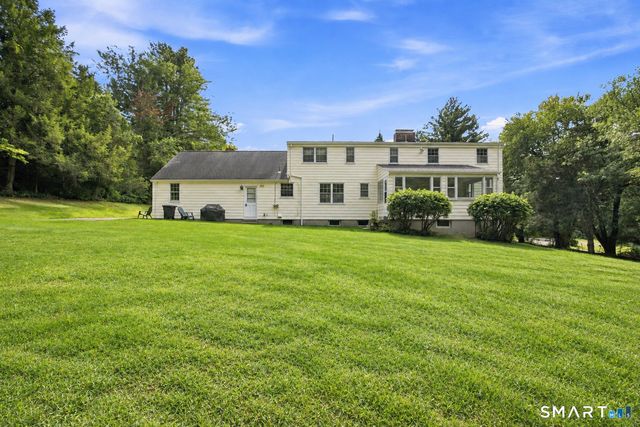 16 Oakhurst Road, Simsbury, CT 06070