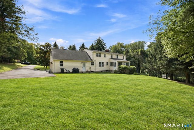 16 Oakhurst Road, Simsbury, CT 06070