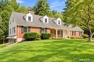 16 Oakhurst Road, Simsbury, CT 06070