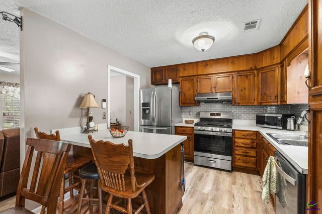 305 N Lake Drive, Perry, GA 31069