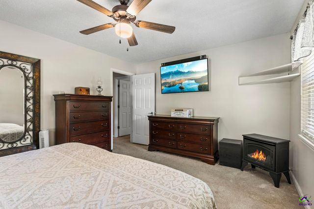 305 N Lake Drive, Perry, GA 31069