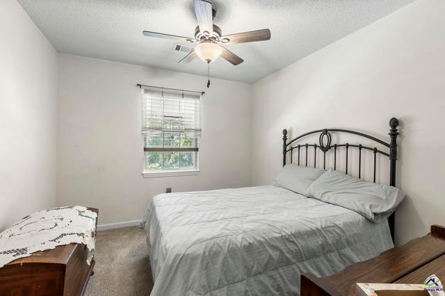 305 N Lake Drive, Perry, GA 31069