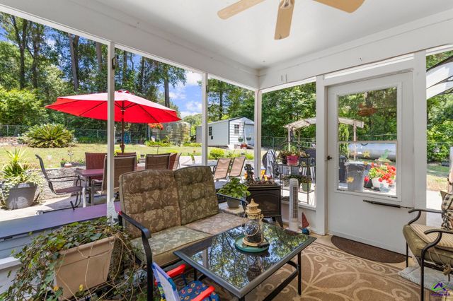 305 N Lake Drive, Perry, GA 31069