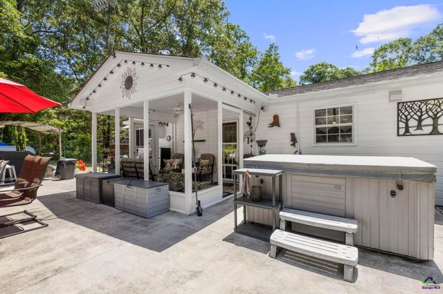 305 N Lake Drive, Perry, GA 31069