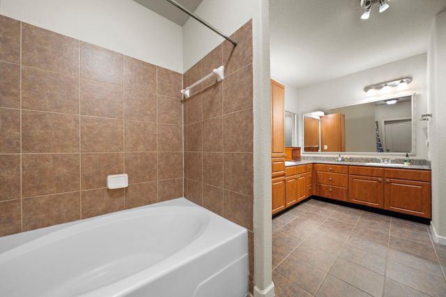 1711 Old Spanish Trail 218, Houston, TX 77054