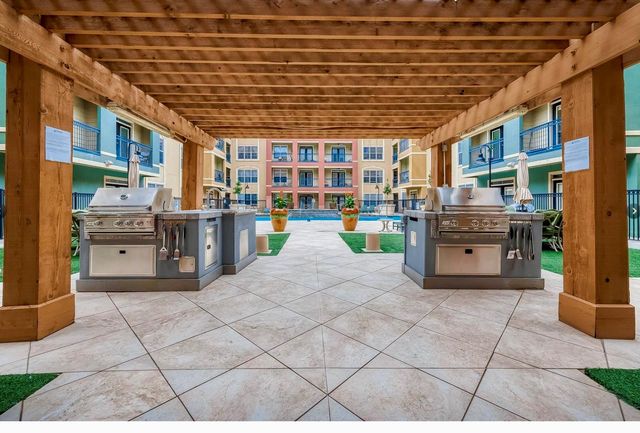 1711 Old Spanish Trail 218, Houston, TX 77054