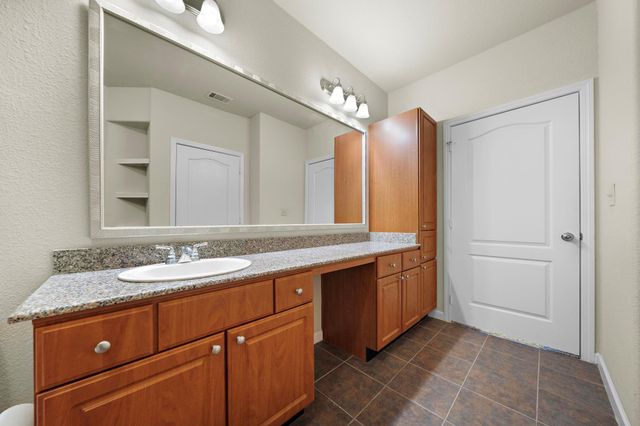 1711 Old Spanish Trail 218, Houston, TX 77054