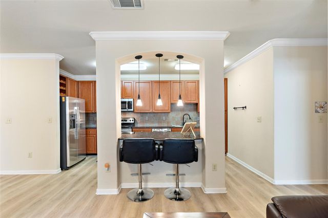 1711 Old Spanish Trail 218, Houston, TX 77054