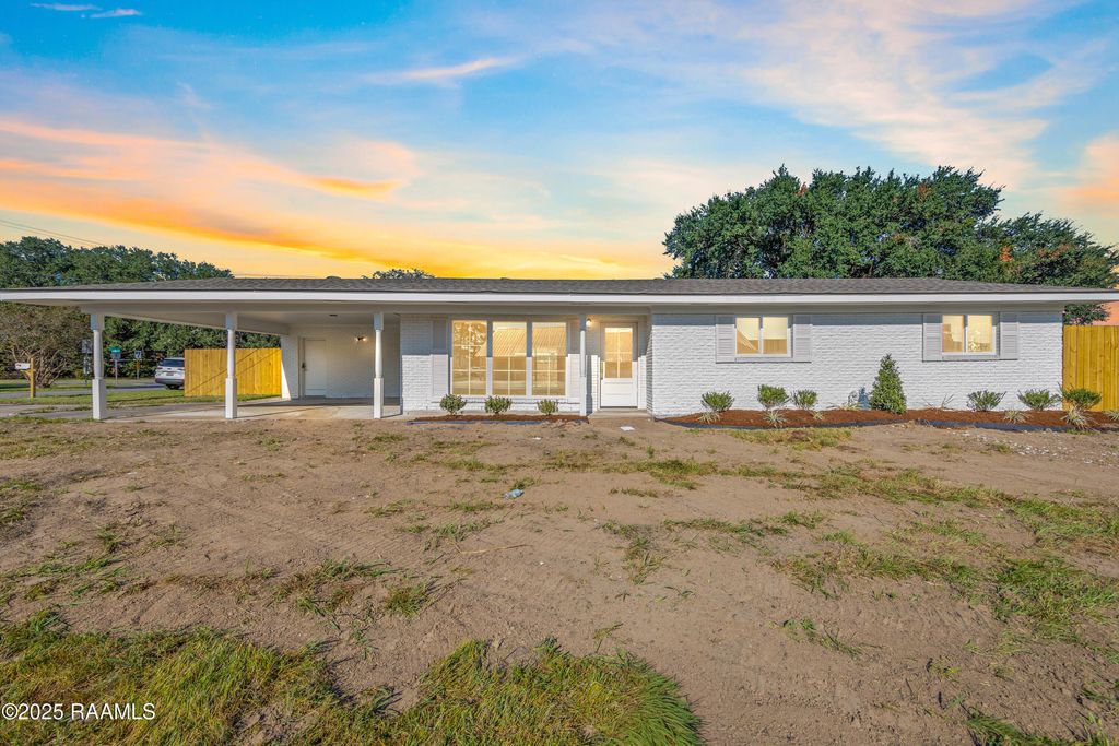 310 Idlewood Boulevard, Lafayette, LA 70506