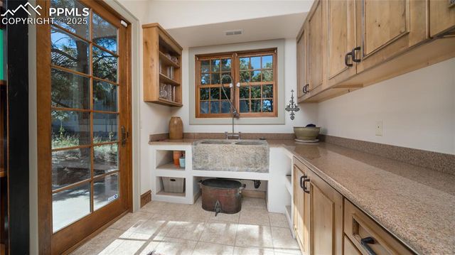 4896 Stonehill Road, Colorado Springs, CO 80918