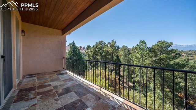 4896 Stonehill Road, Colorado Springs, CO 80918