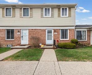 16369 Brittany Drive, Roseville City, MI 48066