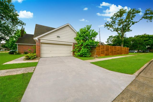 15719 Baytree, Houston, TX 77070