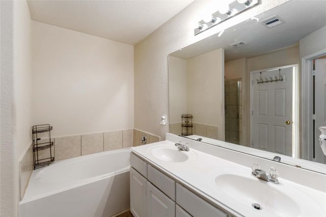 2114 Bishop Hollow Lane, Rosenberg, TX 77471