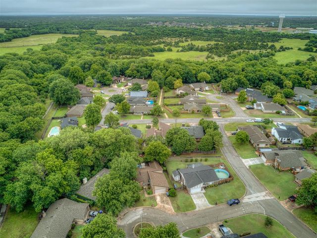2102 Oak Forest Drive, Norman, OK 73071