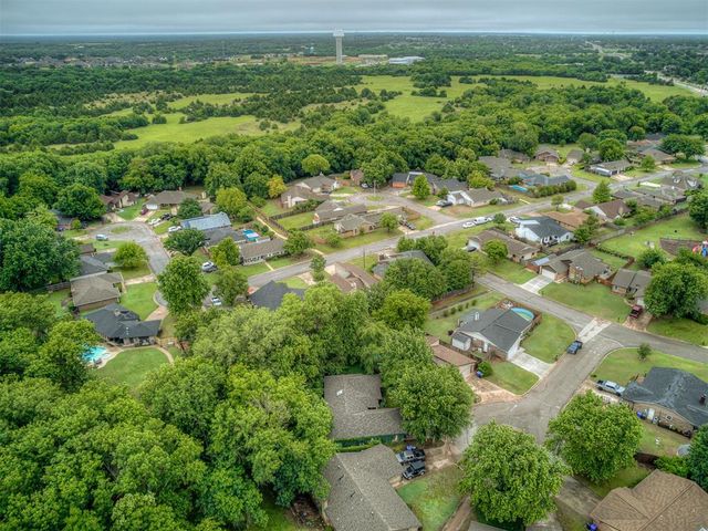 2102 Oak Forest Drive, Norman, OK 73071