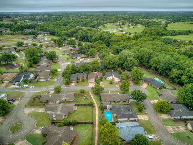 2102 Oak Forest Drive, Norman, OK 73071