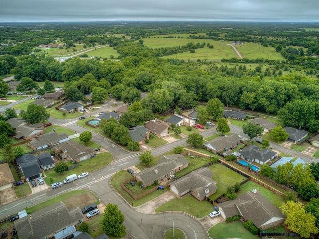 2102 Oak Forest Drive, Norman, OK 73071