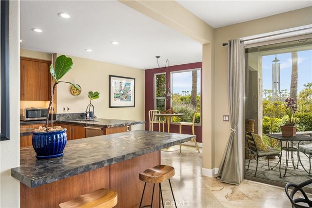 27 Seabrook 73, Newport Beach, CA 92660