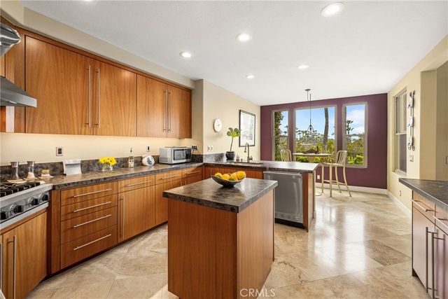27 Seabrook 73, Newport Beach, CA 92660