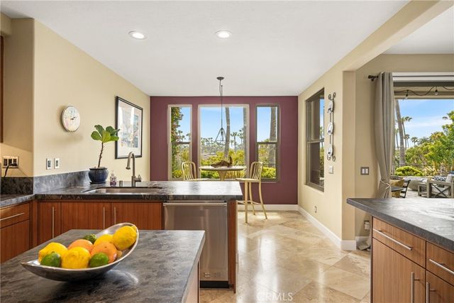 27 Seabrook 73, Newport Beach, CA 92660