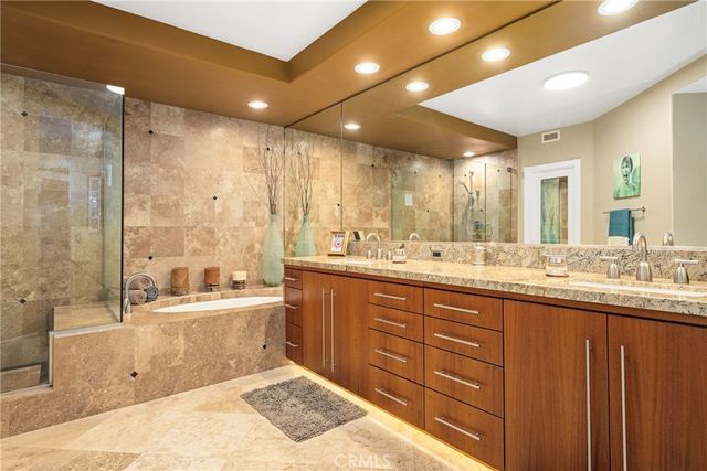 27 Seabrook 73, Newport Beach, CA 92660
