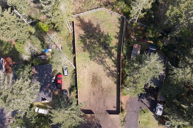 300 E Rain Street NE, Ocean Shores, WA 98569