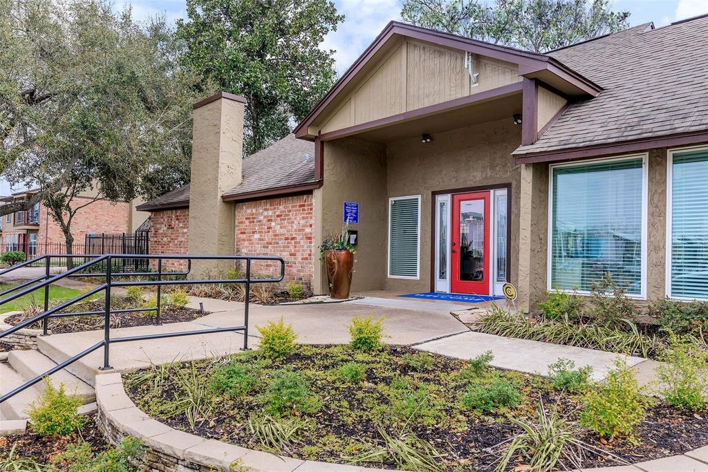 10301 Sandpiper Drive 20-234, Houston, TX 77096