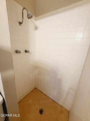 1111 N Cotton Street G, El Paso, TX 79902