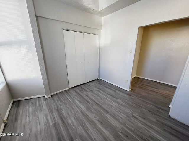 1111 N Cotton Street G, El Paso, TX 79902