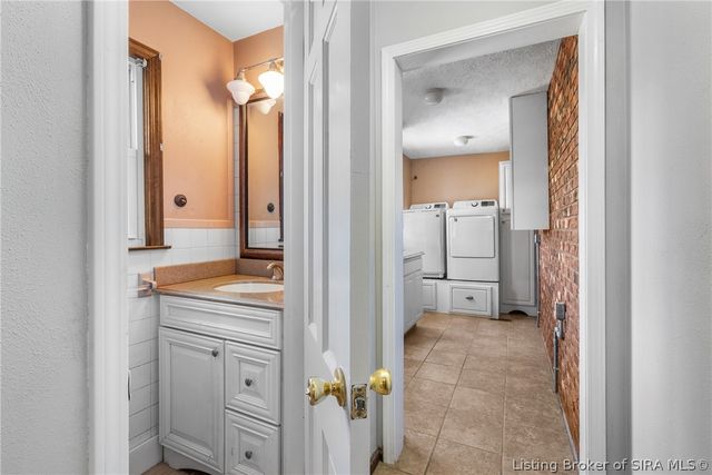 21605 Highway 31 N, Henryville, IN 47126