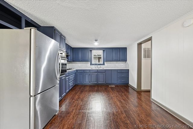 409 N McKinley Drive, Sand Springs, OK 74063