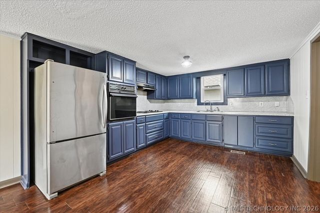 409 N McKinley Drive, Sand Springs, OK 74063