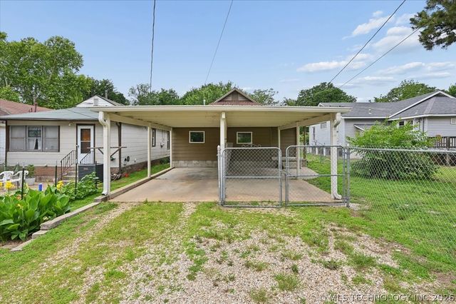 409 N McKinley Drive, Sand Springs, OK 74063