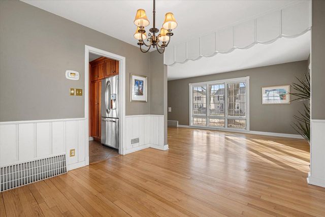 4776 N Hollywood AVENUE, Whitefish Bay, WI 53211