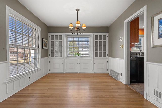 4776 N Hollywood AVENUE, Whitefish Bay, WI 53211