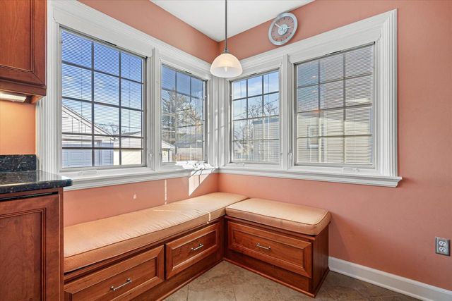 4776 N Hollywood AVENUE, Whitefish Bay, WI 53211