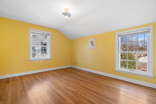 4776 N Hollywood AVENUE, Whitefish Bay, WI 53211