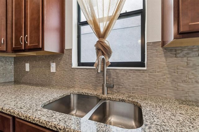 1214 FLORABLU DRIVE, Seffner, FL 33584