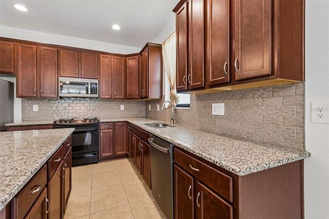 1214 FLORABLU DRIVE, Seffner, FL 33584