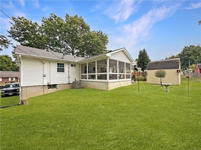 512 Country Club Road, Lexington, MO 64067