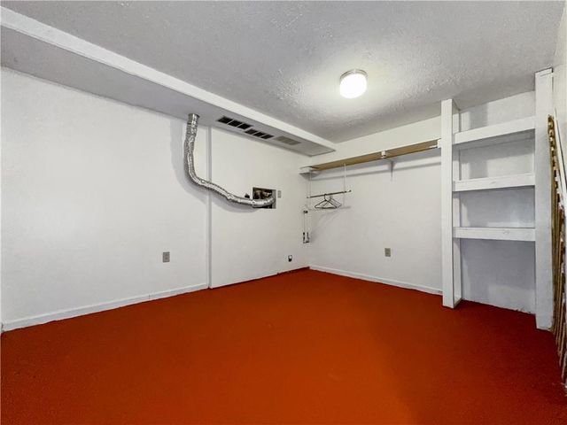 512 Country Club Road, Lexington, MO 64067