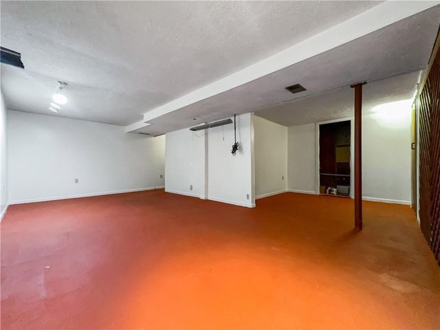 512 Country Club Road, Lexington, MO 64067