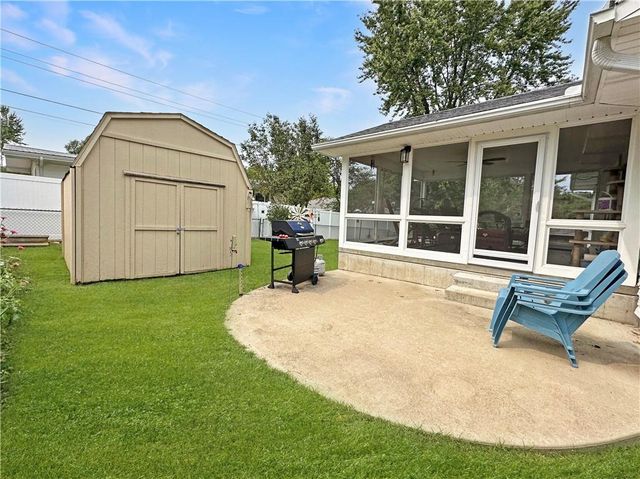 512 Country Club Road, Lexington, MO 64067