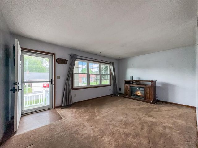 512 Country Club Road, Lexington, MO 64067