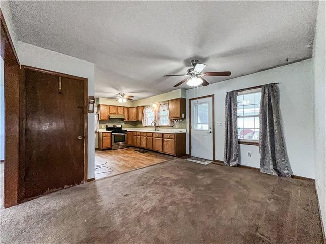 512 Country Club Road, Lexington, MO 64067